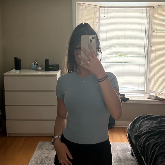 Aritzia Sunday best blue baby tee - Picture 3 of 3